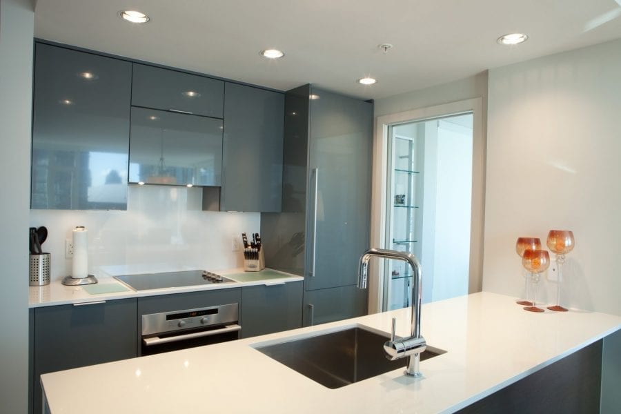 Relocating to Vancouver and need a fully furnished Apartment?