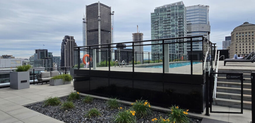 Furnished 1BR Apartment in Downtown Montreal w/ Pool & Gym