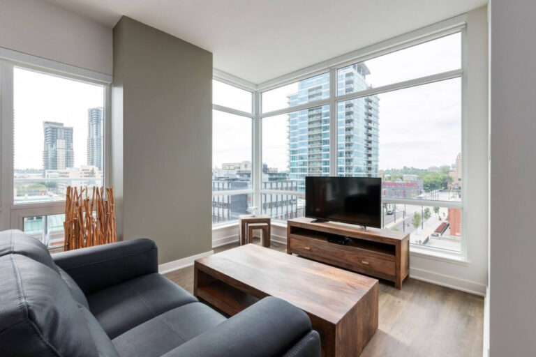 Corporate Stays |Underwood 1 Bedroom + Den