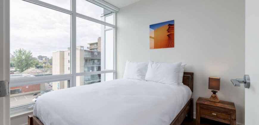 Corporate Stays |Underwood 1 Bedroom + Den