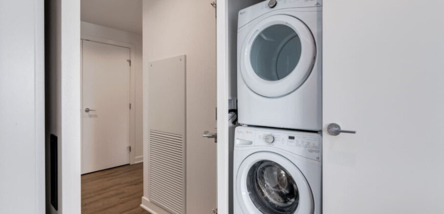 Corporate Stays |Underwood 1 Bedroom + Den