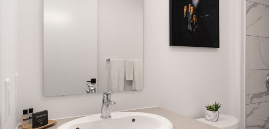 Corporate Stays | The Lennox 1 Bedroom + Den