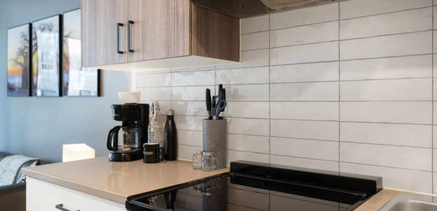 Corporate Stays | The Lennox 1 Bedroom + Den