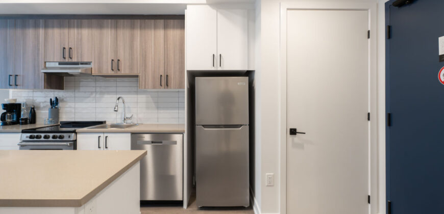 Corporate Stays | The Lennox 1 Bedroom + Den