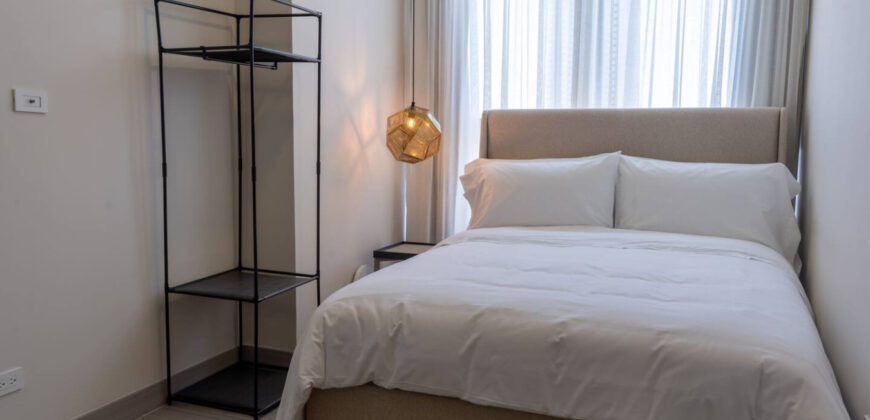 Bright 2-Bedroom Overlooking the Sea and Greenery
