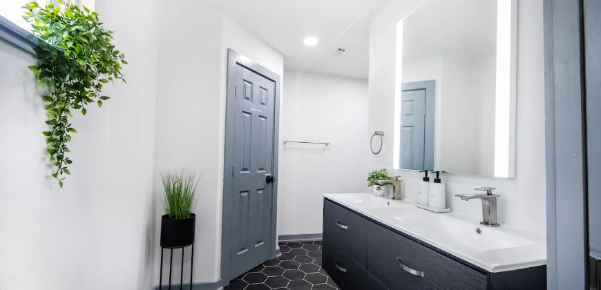 Cozy 3 Bedroom House in Dallas