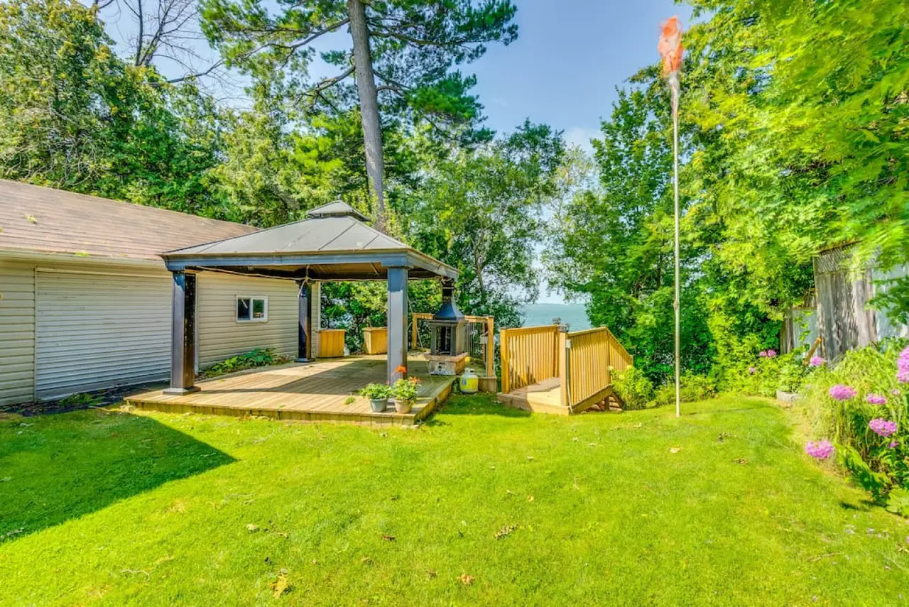 Waterfront 4br Cottage
