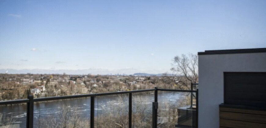 Retreat – Water View with Spa