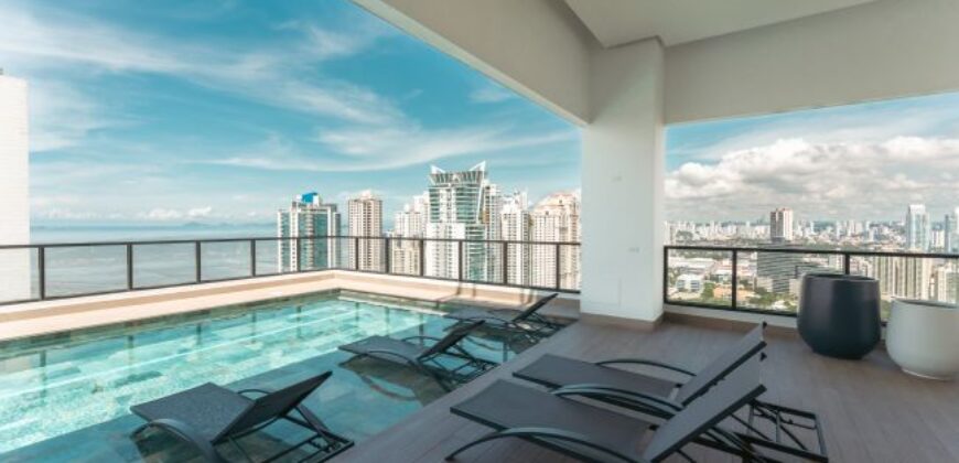 High-End Loft with Scenic City Views on Panama City Center