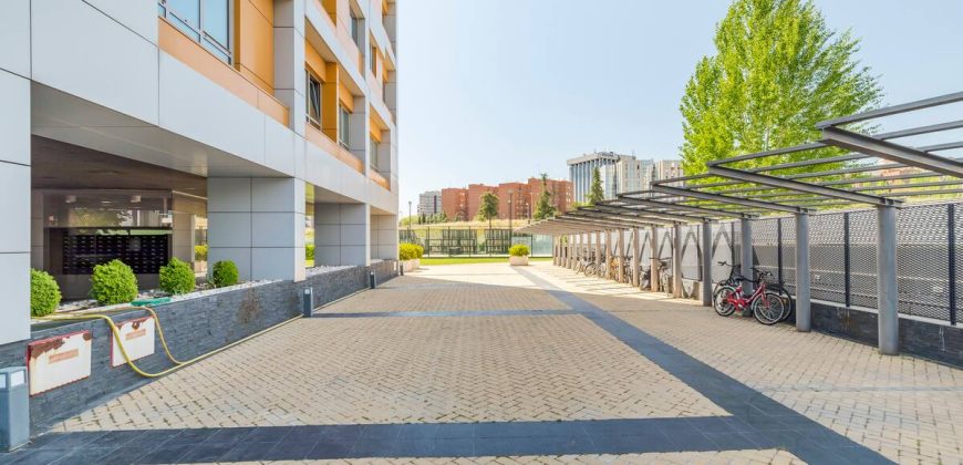 Furnished 2 Bedroom Apartment in in Madrid, Spain