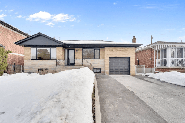 Bungalow in Etobicoke