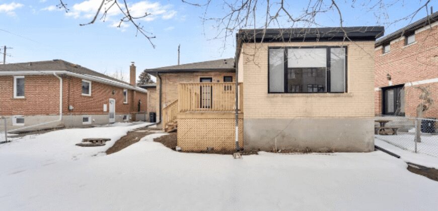 Bungalow in Etobicoke