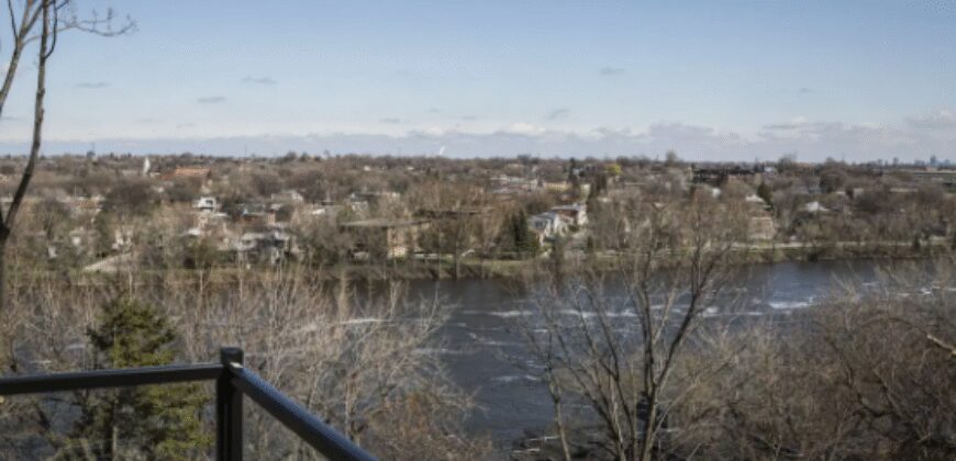 Retreat – Water View with Spa