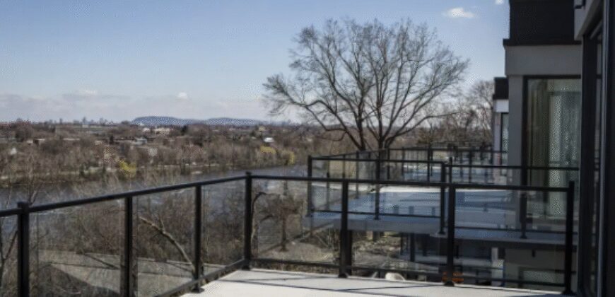 Retreat – Water View with Spa