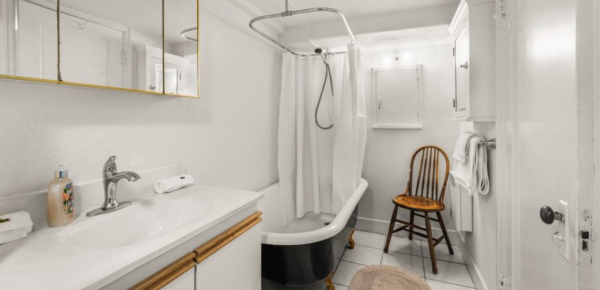 Heritage Cook Street Suite