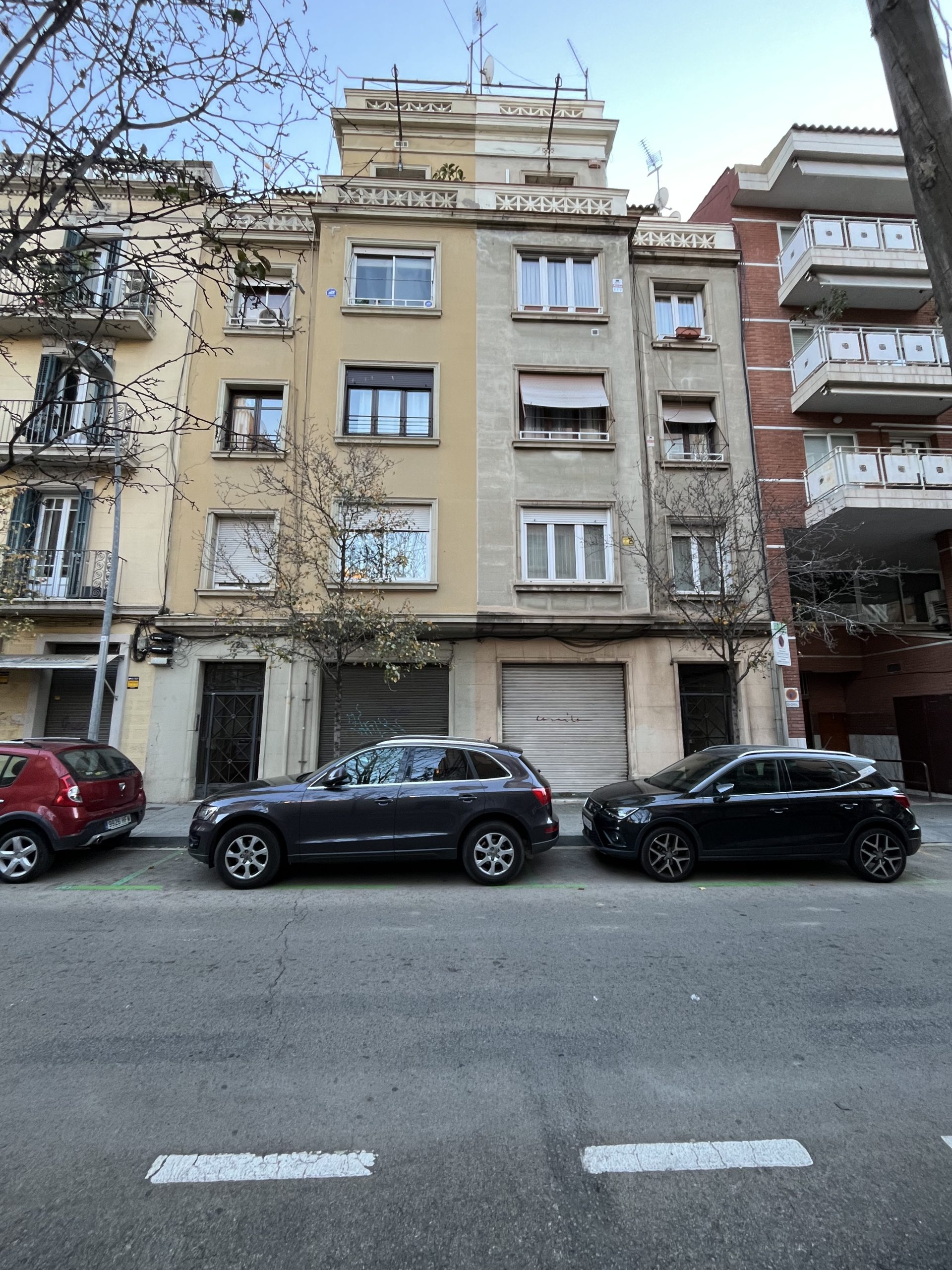 Sant Gervasi – Spacious 3-Bedroom Flat, Barcelona