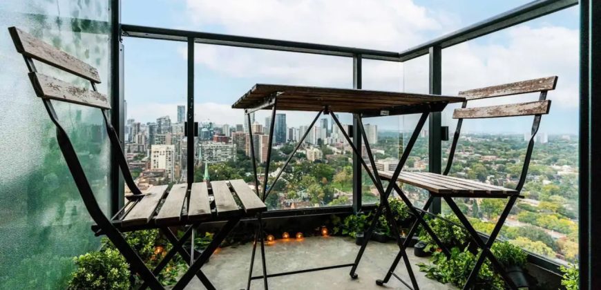 Stylish Studio Apartment with Movie Theatre in Toronto