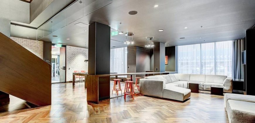 Stylish Condo with City Views in Montreal – Canada