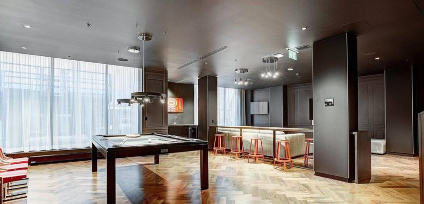 Stylish Condo with City Views in Montreal – Canada